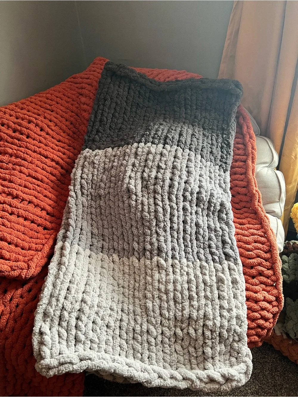 Plush Ombré Knit Throw Blanket - Gray Gradient